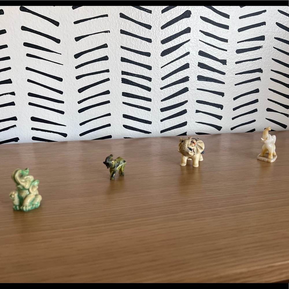 Set of 4 mini elephants